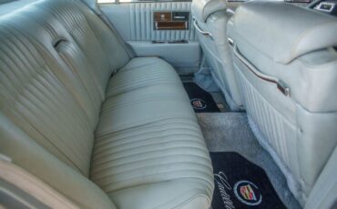 Cadillac-Seville-1977-Silver-22