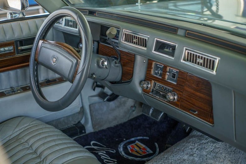 Cadillac-Seville-1977-Silver-24