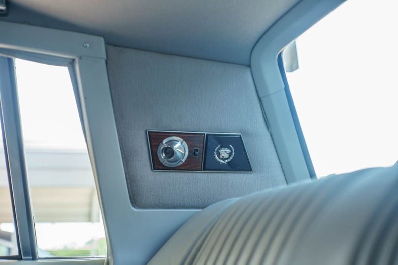 Cadillac-Seville-1977-Silver-25