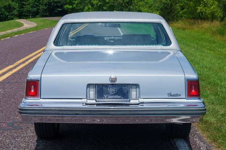 Cadillac-Seville-1977-Silver-3