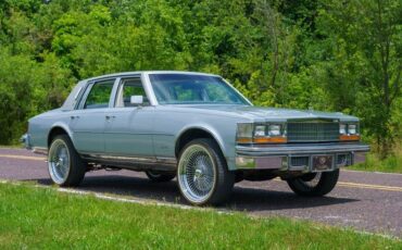 Cadillac-Seville-1977-Silver-30