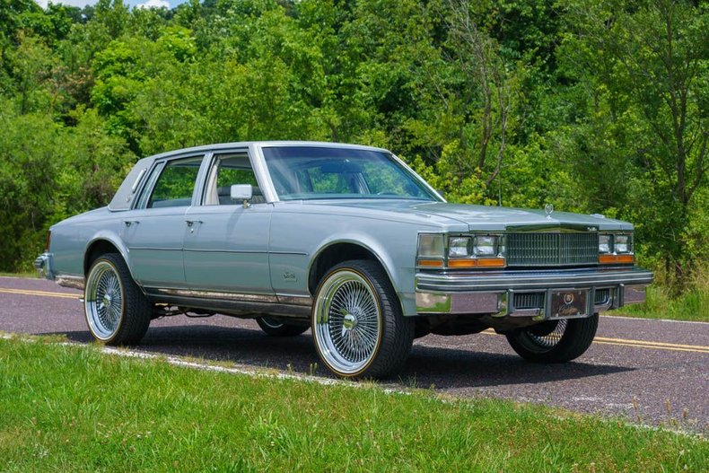 Cadillac-Seville-1977-Silver-30