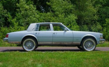 Cadillac-Seville-1977-Silver-31