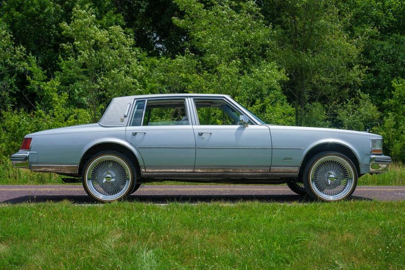 Cadillac-Seville-1977-Silver-31