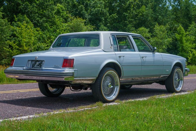 Cadillac-Seville-1977-Silver-32