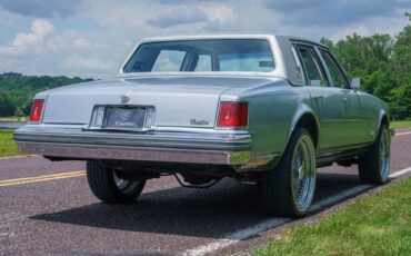 Cadillac-Seville-1977-Silver-33