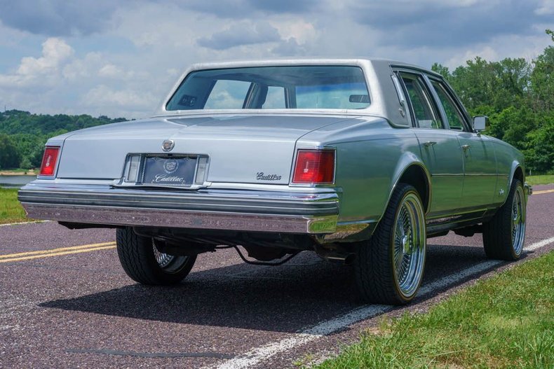 Cadillac-Seville-1977-Silver-33