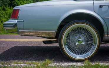 Cadillac-Seville-1977-Silver-34