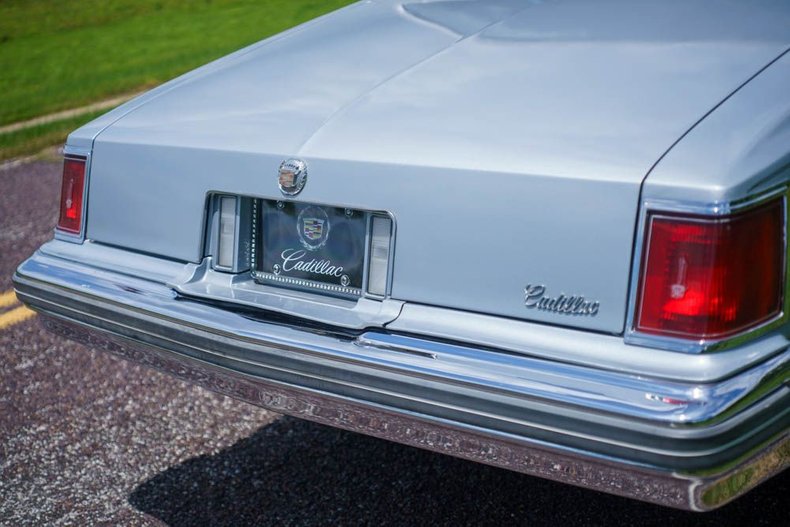Cadillac-Seville-1977-Silver-35