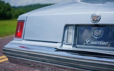 Cadillac-Seville-1977-Silver-36