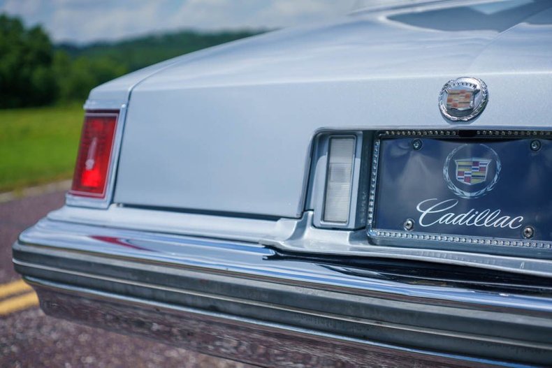 Cadillac-Seville-1977-Silver-36