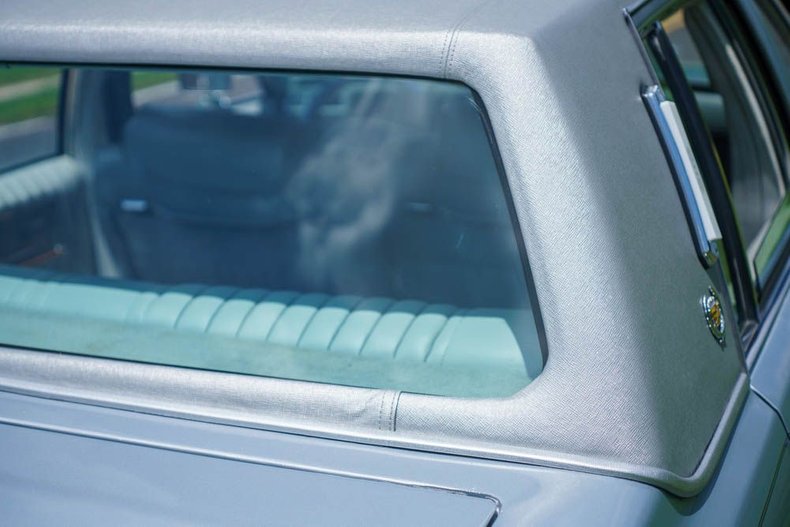 Cadillac-Seville-1977-Silver-37
