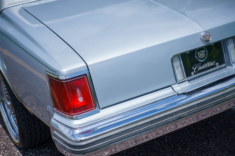 Cadillac-Seville-1977-Silver-39