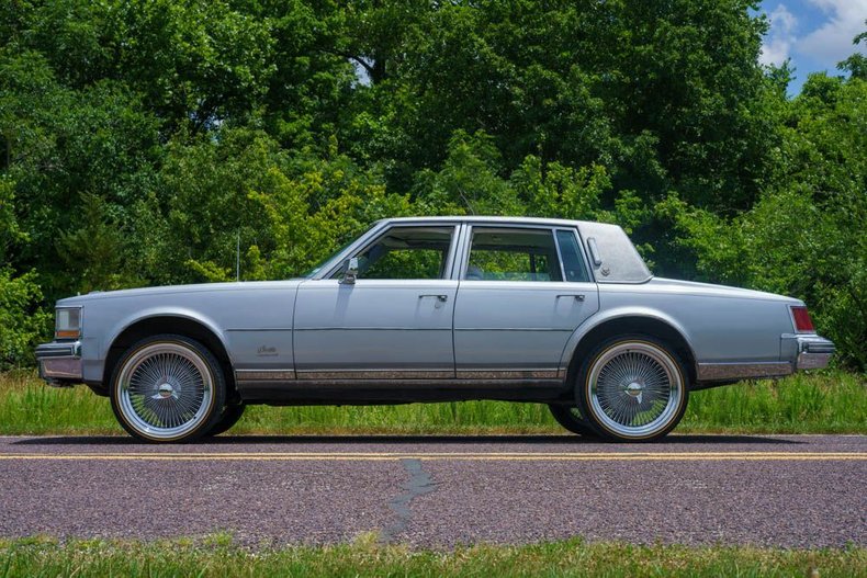 Cadillac-Seville-1977-Silver-4