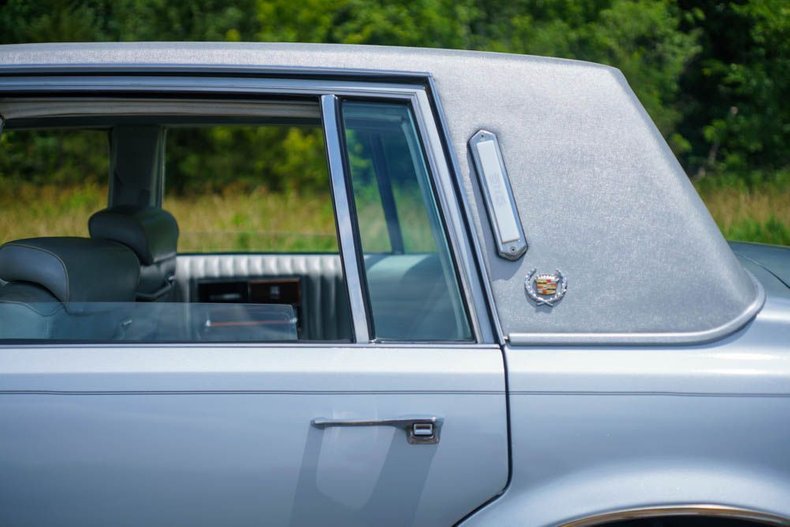 Cadillac-Seville-1977-Silver-44