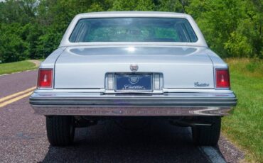 Cadillac-Seville-1977-Silver-5
