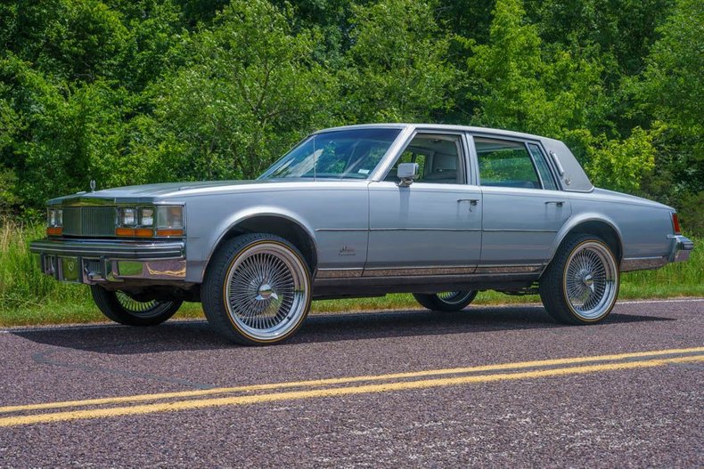 Cadillac-Seville-1977-Silver-8