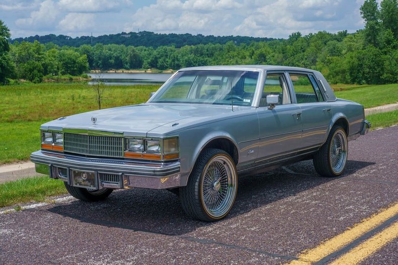 Cadillac-Seville-1977-Silver-9