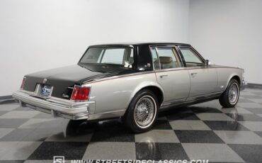 Cadillac-Seville-1978-Black-Gray-10