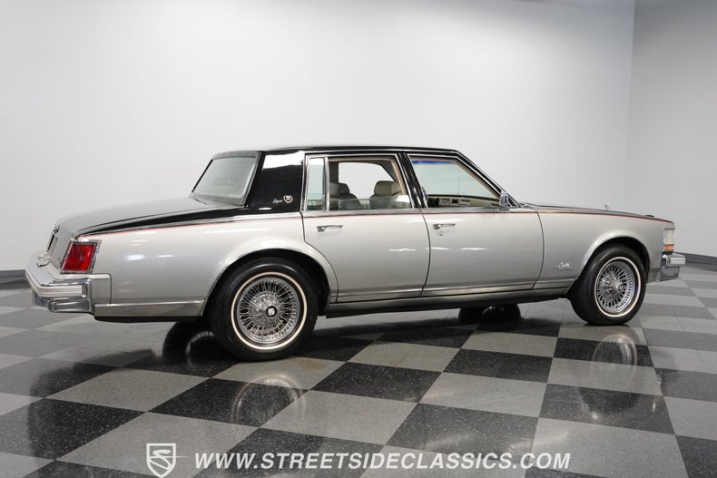 Cadillac-Seville-1978-Black-Gray-11