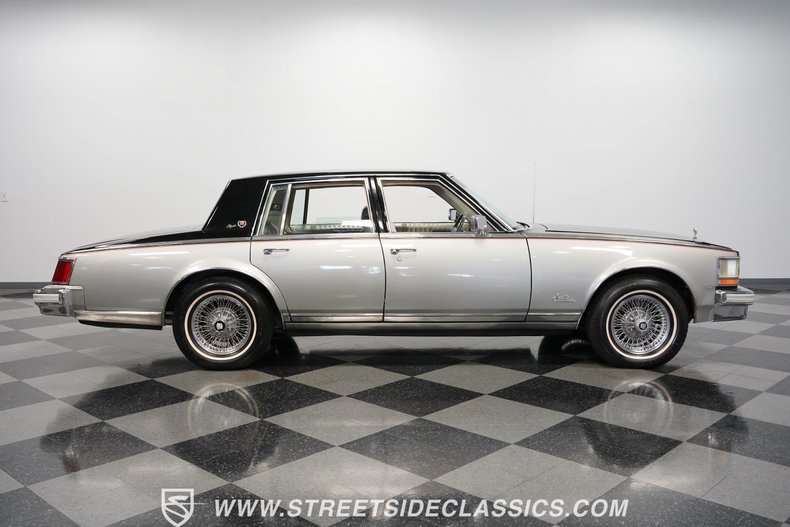 Cadillac-Seville-1978-Black-Gray-12