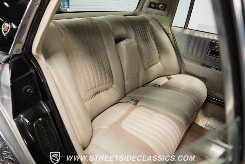 Cadillac-Seville-1978-Black-Gray-22