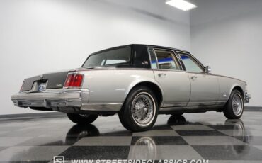 Cadillac-Seville-1978-Black-Gray-30
