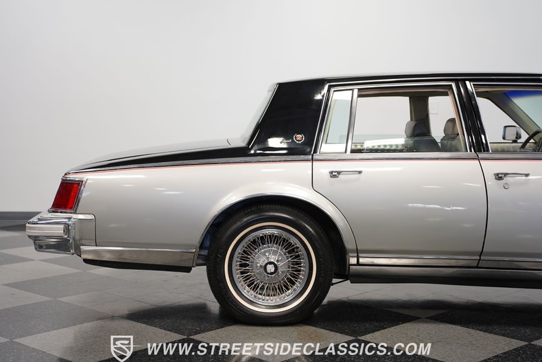 Cadillac-Seville-1978-Black-Gray-32