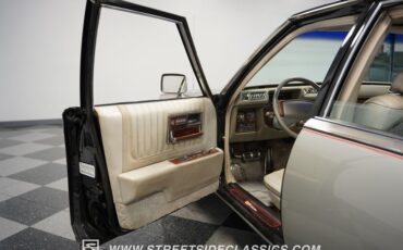 Cadillac-Seville-1978-Black-Gray-39