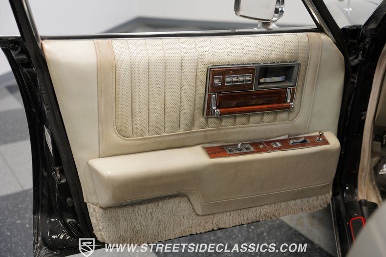 Cadillac-Seville-1978-Black-Gray-40