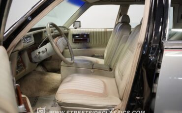 Cadillac-Seville-1978-Black-Gray-41