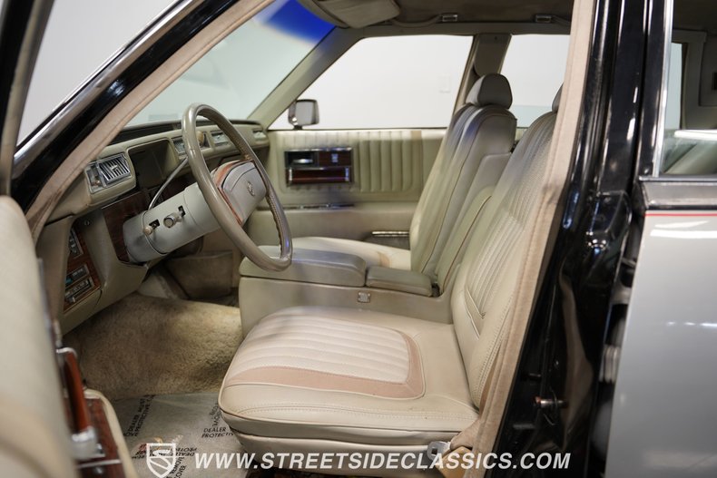 Cadillac-Seville-1978-Black-Gray-41