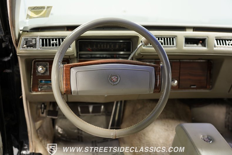 Cadillac-Seville-1978-Black-Gray-42