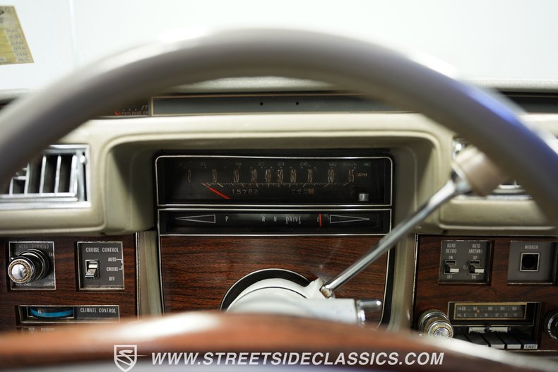 Cadillac-Seville-1978-Black-Gray-43