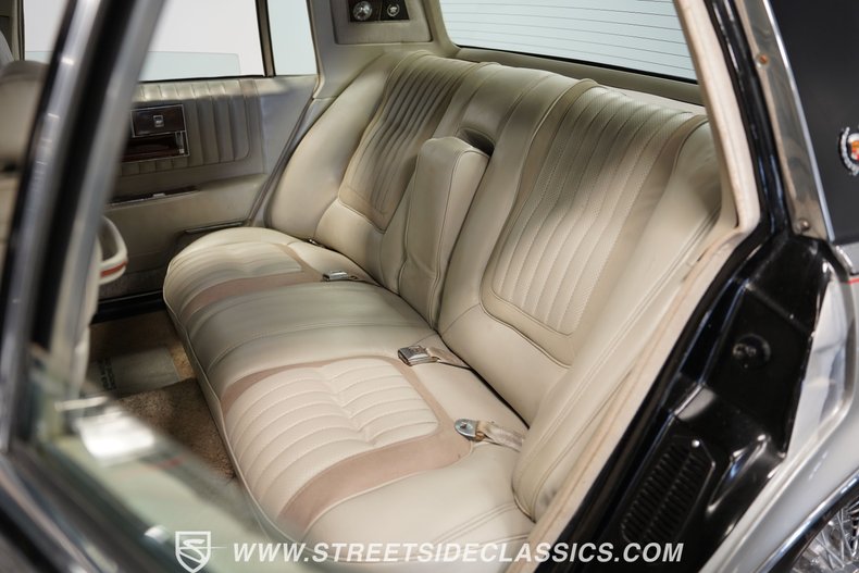 Cadillac-Seville-1978-Black-Gray-49