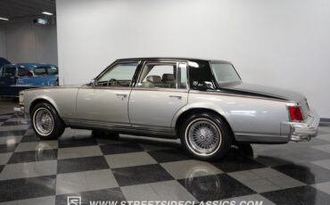 Cadillac-Seville-1978-Black-Gray-6
