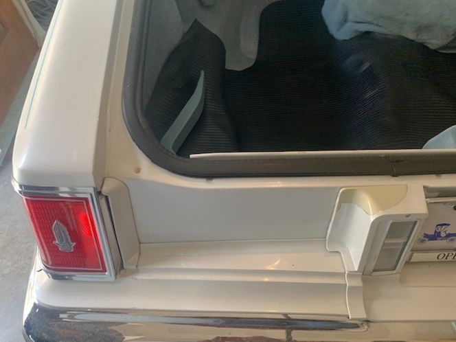 Cadillac-Seville-1978-White-Blue-1