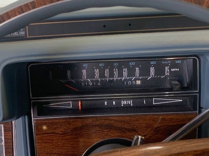 Cadillac-Seville-1978-White-Blue-17