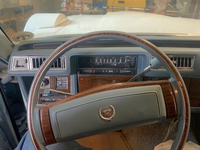 Cadillac-Seville-1978-White-Blue-38