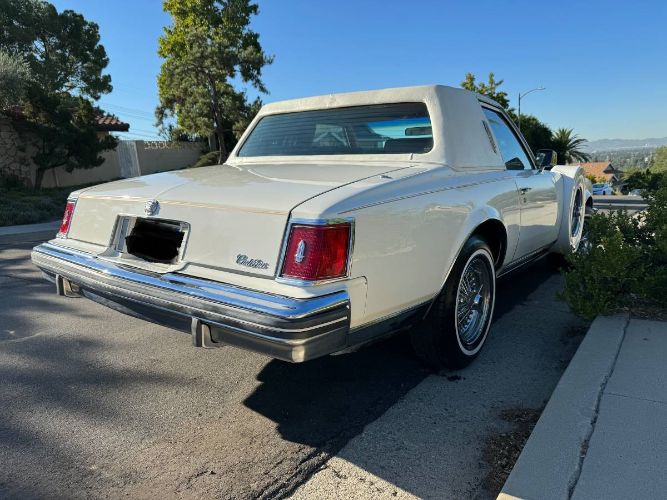 Cadillac-Seville-1979-2
