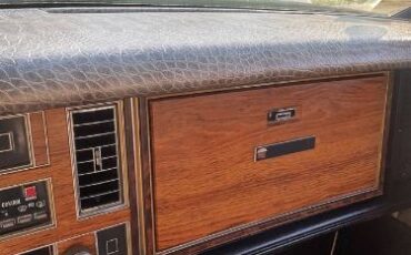 Cadillac-Seville-1980-SilverBlack-5