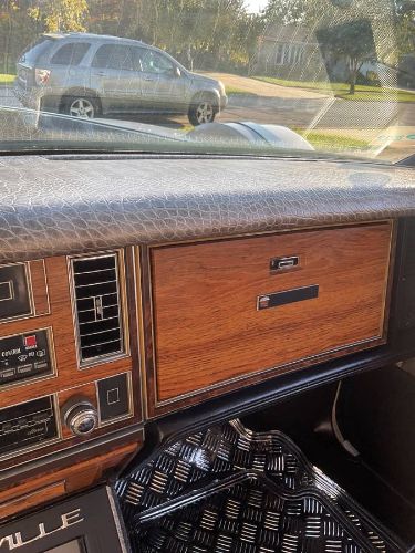 Cadillac-Seville-1980-SilverBlack-5