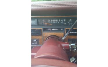 Cadillac-Seville-1984-Burgundy-Burgundy-3