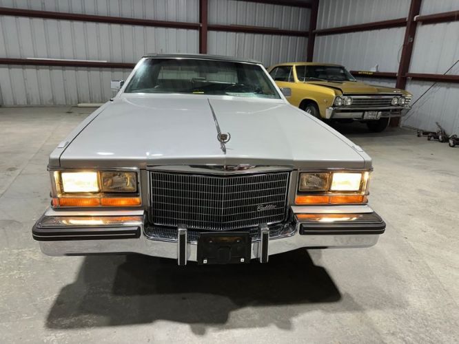 Cadillac-Seville-1984-GrayBlack-Black-Leather-1