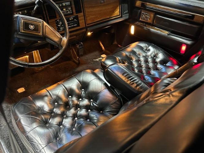 Cadillac-Seville-1984-GrayBlack-Black-Leather-12