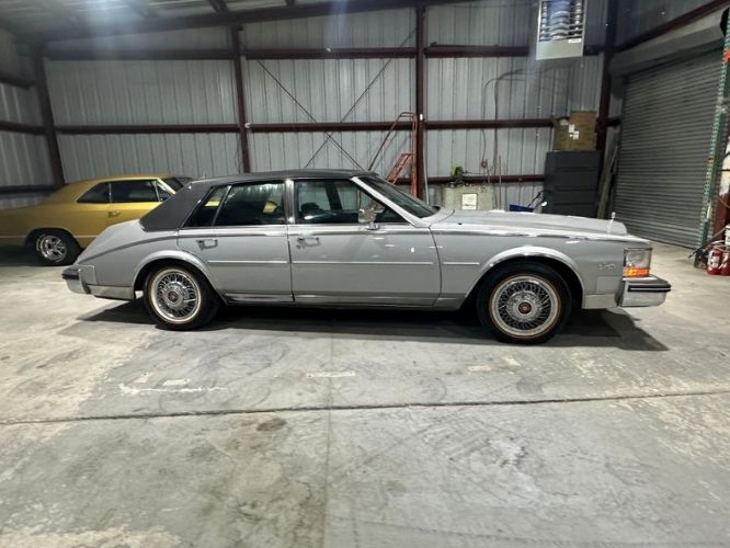 Cadillac-Seville-1984-GrayBlack-Black-Leather-3