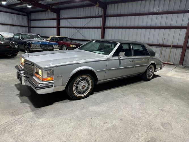 Cadillac-Seville-1984-GrayBlack-Black-Leather-6