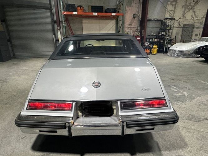 Cadillac-Seville-1984-GrayBlack-Black-Leather-8