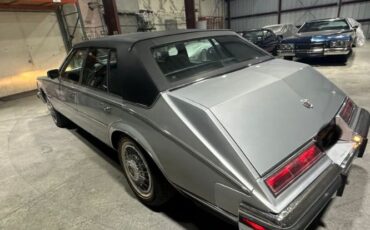 Cadillac-Seville-1984-GrayBlack-Black-Leather-9