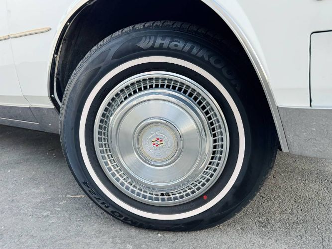 Cadillac-Seville-1984-White-10